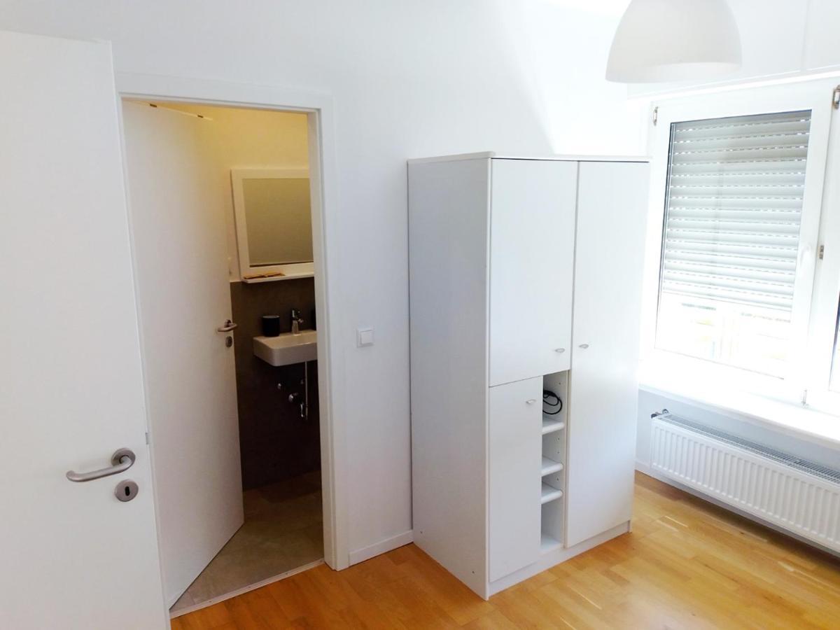 Zentrale Ruhige Lage Mit Parkplatz Und Terrasse